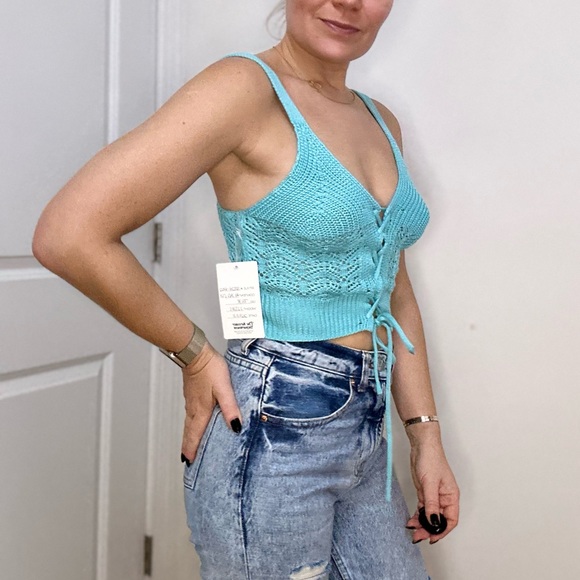 Lace UP Front Crochet Knit Crop Cami - Picture 4 of 9